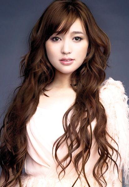 金莎个人资料图片,华语乐坛甜美女声的璀璨星途