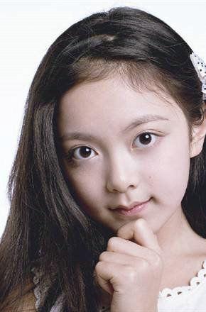 李英姑个人资料,传奇人生，艺术与情感的交织