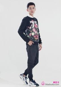 演员张梓辰,光影交织下的璀璨星途